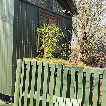 Glamping Malvern Shepherd Hut エクステリア 写真