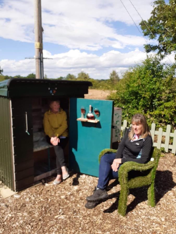 Glamping Malvern Shepherd Hut エクステリア 写真