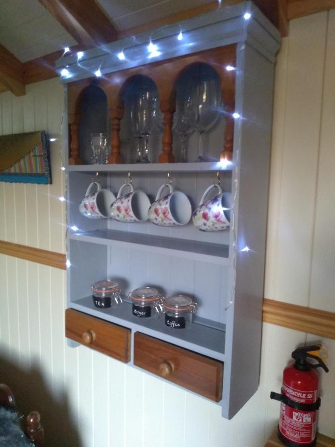 Glamping Malvern Shepherd Hut エクステリア 写真