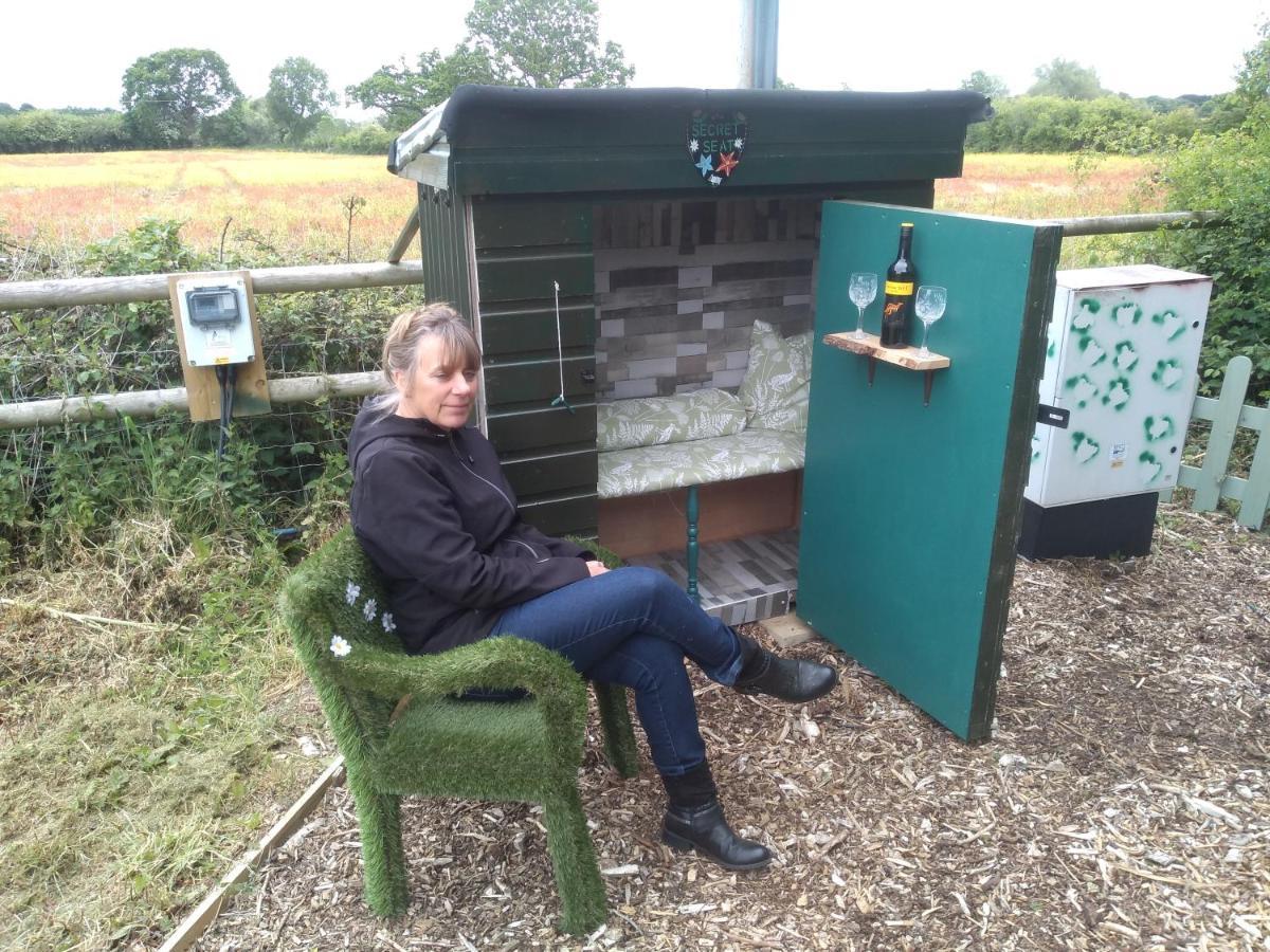 Glamping Malvern Shepherd Hut エクステリア 写真