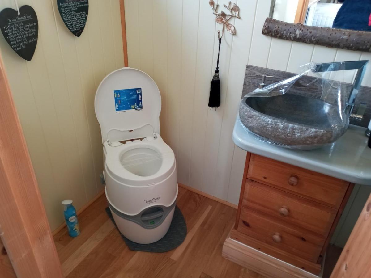 Glamping Malvern Shepherd Hut エクステリア 写真
