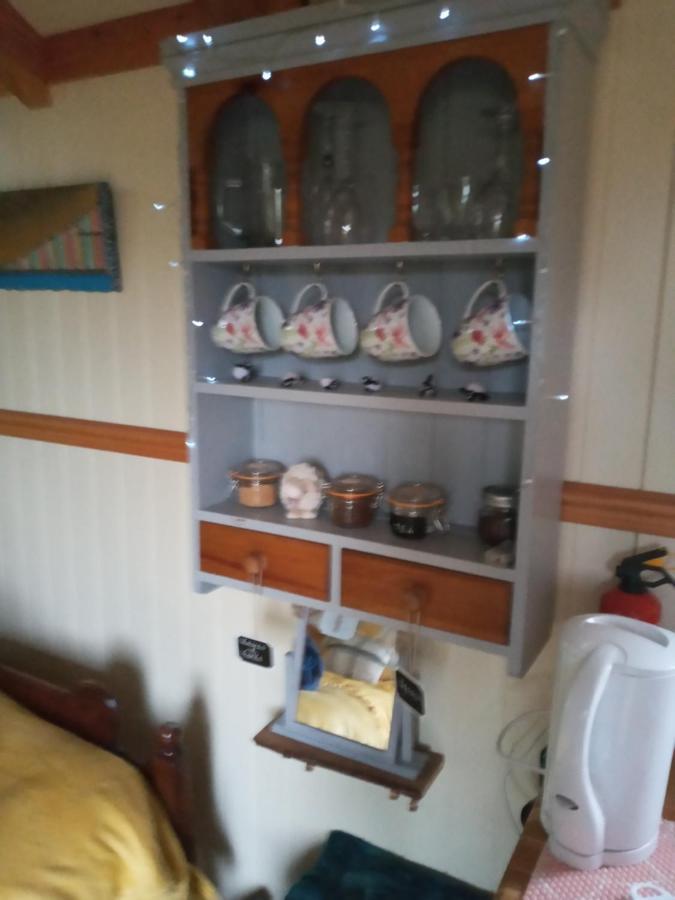 Glamping Malvern Shepherd Hut エクステリア 写真