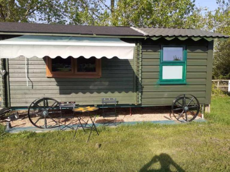 Glamping Malvern Shepherd Hut エクステリア 写真