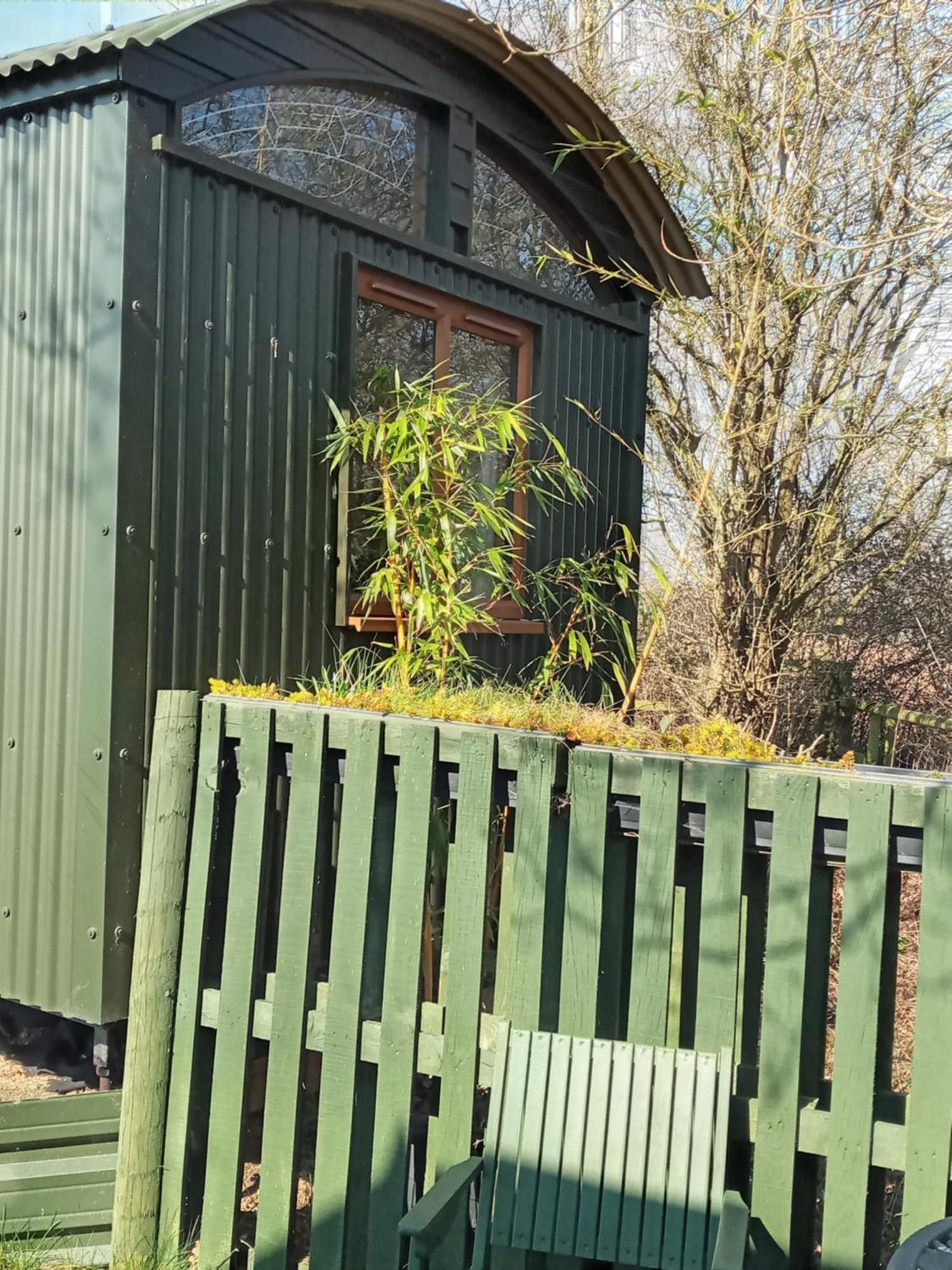 Glamping Malvern Shepherd Hut エクステリア 写真