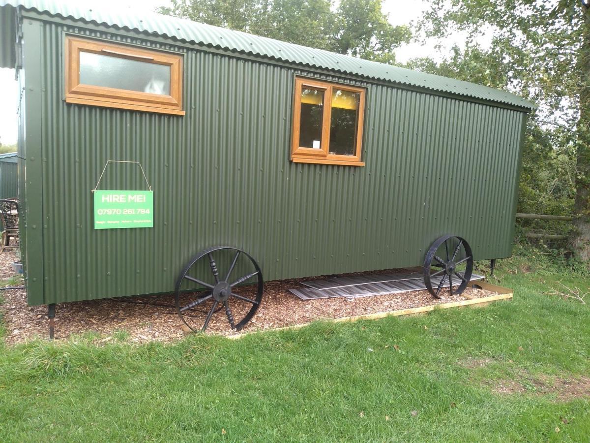 Glamping Malvern Shepherd Hut エクステリア 写真